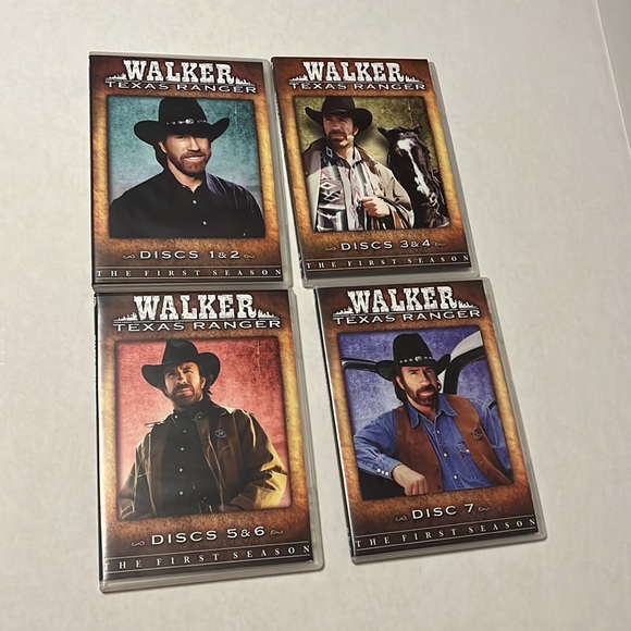 Walker Texas Ranger Complete First Season - Picture 2 of 3